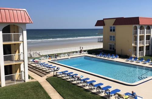Point East Condo | ❤️🌴Beachfront Oasis Balcony on No-Drive Beach!