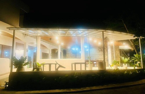 Sipalay Apartment | Beachfront Oasis: Blissful Studio