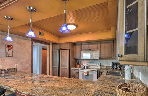 Painters Hill House | Beachfront Oasis w/ Game Room & Ocean Views!