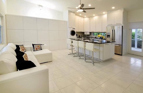 Dolphin Isles House | BEACHFRONT, OCEAN! FORT LAUDERDALE APPROVED-VRR1500402
