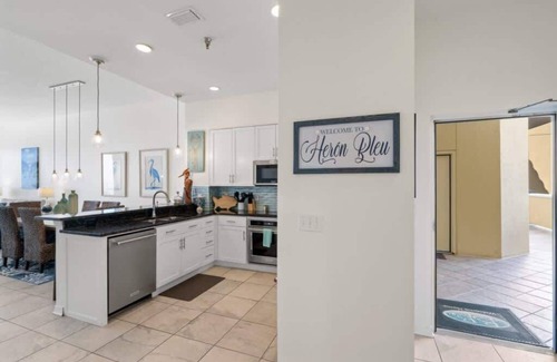 Pensacola Beach Condo | Beachfront Outdoor Pools + Walking Distance