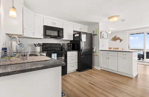 Salisbury Beach Condo | Beachfront | Panoramic Views | "Oceanfront Oasis"