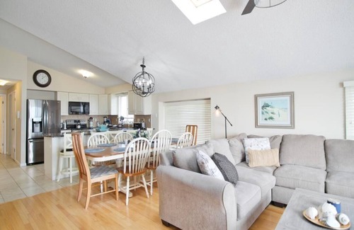 Townsend's Inlet Condo | Beachfront Paradise, Panoramic Views of the Beach & Ocean!