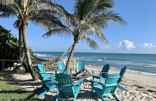 Floridana Beach House | Beachfront Paradise! GREAT FAMILY Vacation! SALTWATER HEATED POOL