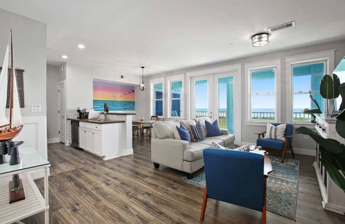 Red Fish Cove Condo | Beachfront Paradise! Beautiful Beachfront Views - Brand New Elevator