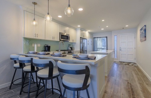 South Oceanside Condo | Beachfront Paradise