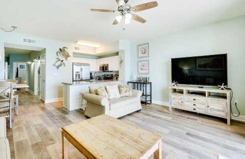 Miramar Beach Apartment | Beachfront PCB Condo with Ocean View and Pool Access!
