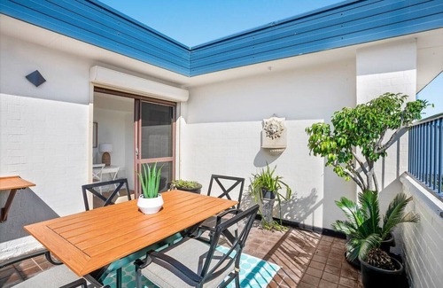 The Entrance Apartment | Beachfront Penthouse at The Entrance - Beach Pool right infront