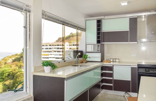 Lecheria Condo | BeachFront PentHouse 3-Bedroom 2.5-Bathroom designed with your comfort in mind.