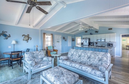 Alligator Point House | BEACHFRONT! Pet Friendly! Fenced yard! Fall Discounts! Butterfly Season!