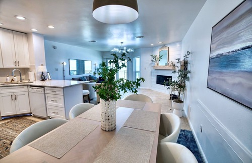 East End House | Beachfront~Pet Friendly~BeachGear~Pool Access~