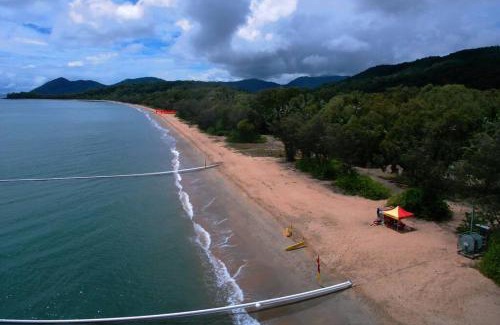 Bramston Beach House | Beachfront - 'Pippies on the Beach' @ Bramston