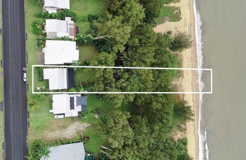 Bramston Beach House | Beachfront - 'Pippies on the Beach' @ Bramston
