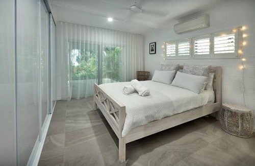 Bramston Beach House | Beachfront - 'Pippies on the Beach' @ Bramston