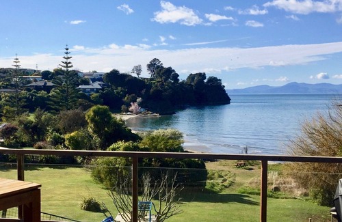 Kaiteriteri House | Beachfront Playground