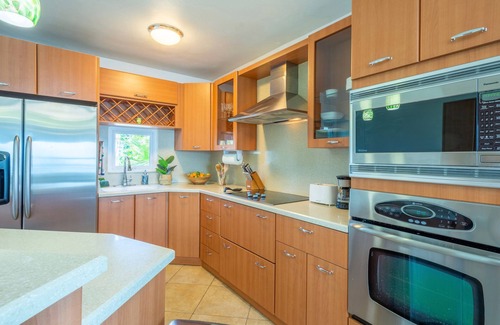 Puerto Rico Condo | ★ Beachfront ★ Pool ★ All New ★ AC ★ Gated Parking ★ Laundry ★ WiFi ★ 2 Kings ★