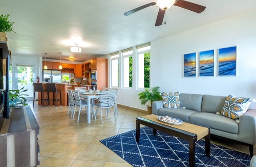 Puerto Rico Condo | ★ Beachfront ★ Pool ★ All New ★ AC ★ Gated Parking ★ Laundry ★ WiFi ★ 2 Kings ★