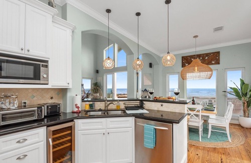 Miramar House | Beachfront | Private Swim Spa | Pet Friendly