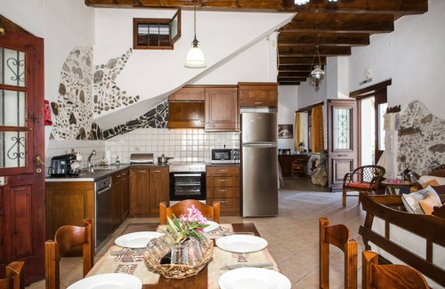 Sfinari Villa | Beachfront private vIlla - Ocean views-Pericles Beach Villla-Private pool