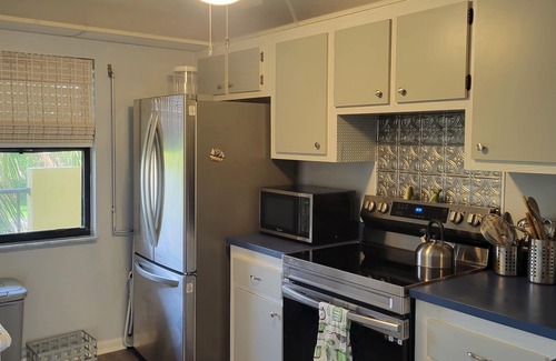 Hutchinson Island South Condo | Beachfront relaxation awaits you