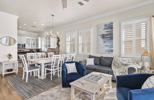 Delos House | Beachfront | Remodeled | Heated Pool l Beach Gear | Fully-Stocked | 10 Beds