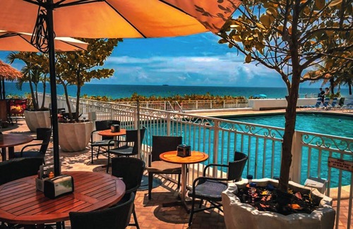 Bermuda Riviera Condo | Beachfront Resort Condo Balcony