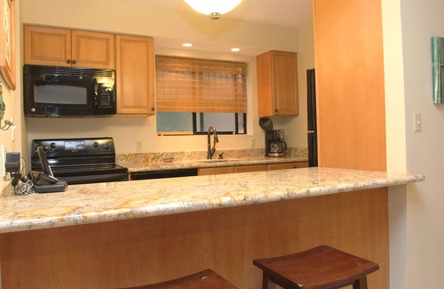 Maalaea Condo | Beachfront Resort Destination Maui Vacations -HK-A15 - Garden View- Relaxing