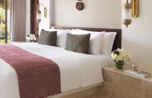 Salalah House | Beachfront Resort! Luxe Accommodation w/Garden View! Swimming Pool & Spa Center