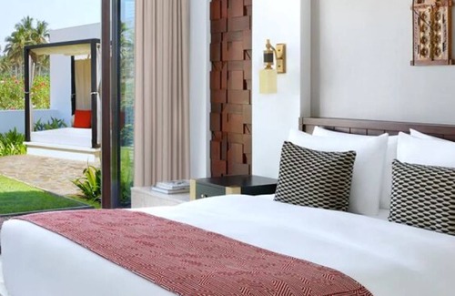 Salalah House | Beachfront Resort! Luxe Accommodation w/Garden View! Swimming Pool & Spa Center