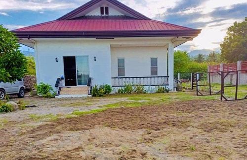 Totolan House | Beachfront Retreat House