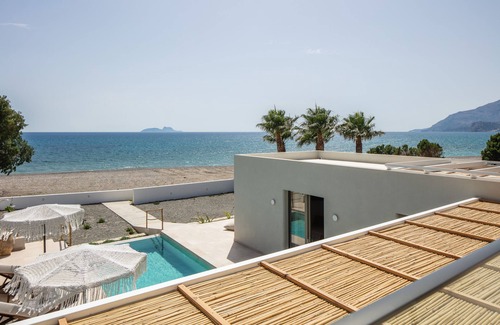 Kokinos Pirgos Villa | Beachfront retreat, sea views, Boho inspired style, private pool, unique design