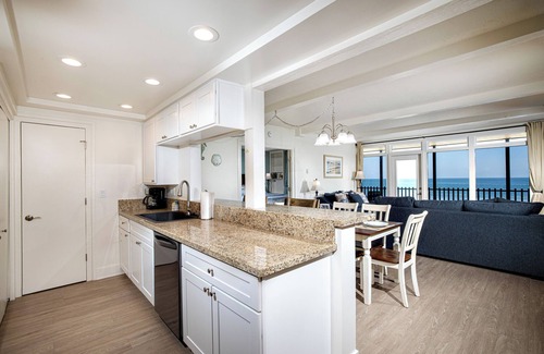 South Oceanside Condo | Beachfront Retreat
