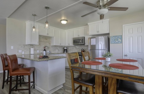 Downtown Condo | Beachfront Retreat With Balcony Overlooking Pacific Ocean