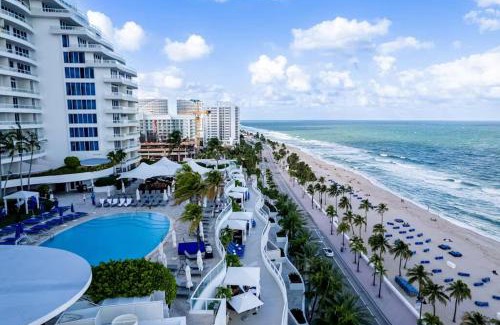 Central Beach Apartment | Beachfront Ritz-Carlton Luxury 1BR Residence