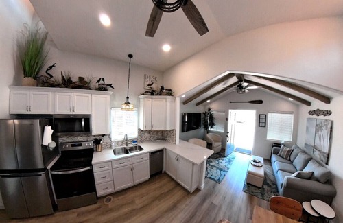 Parker Strip Villa | Beachfront - Riverview Villa 3