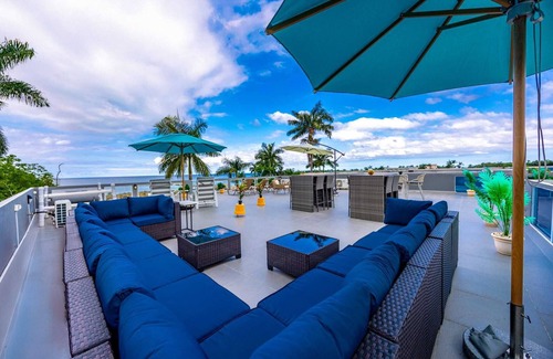 St. Ann's Bay Cabin | Beachfront Rooftop
