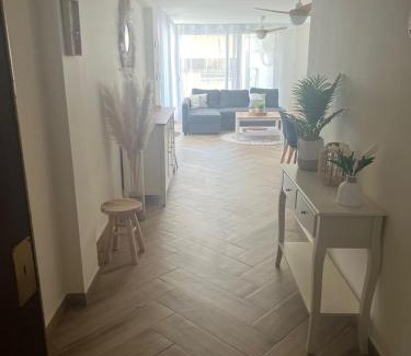 Salou City Centre Apartment | Beachfront Salou apartment with sea view