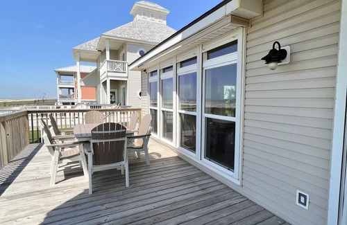 Miramar House | Beachfront, sand steps away, pet friendly, large fenced yard