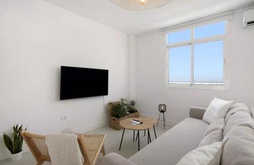 Tabaiba Apartment | Beachfront Seaview Oasis