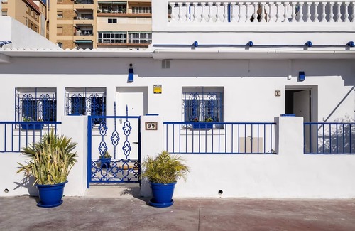 Playas del Palo Apartment | Beachfront studio, el Palo - TakeCareMalaga