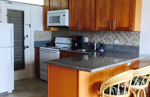 Makaha Condo | Beachfront Studio located on the 5th floor overlooking Makaha Beach