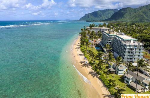 Punaluu Apartment | Beachfront Studio with Partial Ocean View
