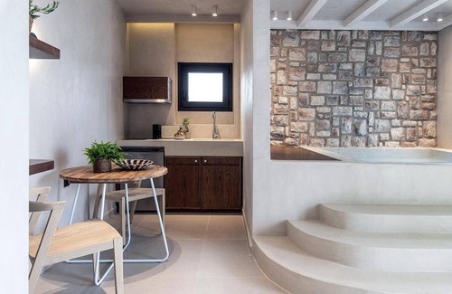 Almyros Villa | Beachfront Suite Access to the beach