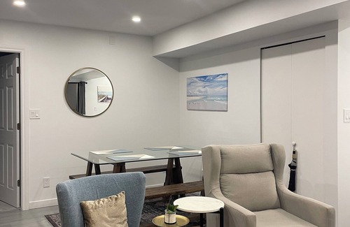 White Rock House | Beachfront Suite