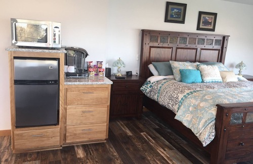 Sequim Bed & Breakfast | Beachfront Sunrise Room 3 @ Banana Belt Dreams