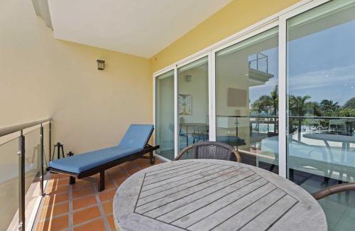 Oranjestad-West Apartment | Beachfront - Superior View Studio condo - E225-1