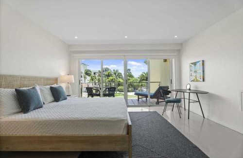 Oranjestad-West Apartment | Beachfront - Superior View Studio condo - E225-1