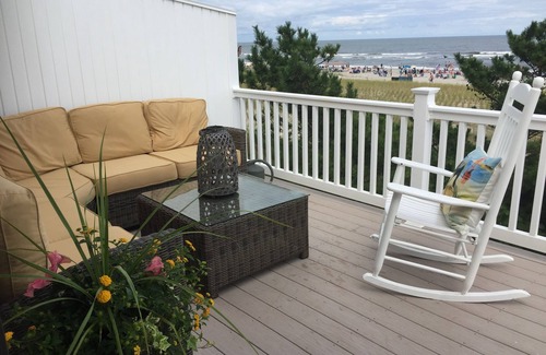 Townsend's Inlet House | Beachfront Townhouse in Townsends Inlet. Friday-Friday rentals.