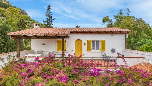 Muravera House | Beachfront Traditional Villa