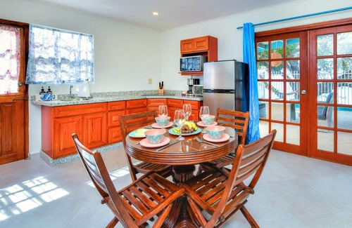 De Bruynewijk Villa | Beachfront Two-Bedroom Villa